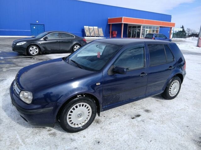 Синий Фольксваген Гольф, объемом двигателя 1.9 л и пробегом 401 тыс. км за 3600 $, фото 1 на Automoto.ua