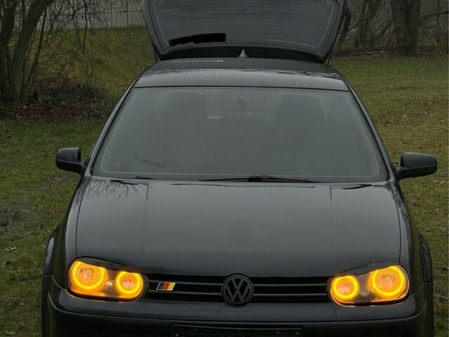 Синий Фольксваген Гольф, объемом двигателя 2 л и пробегом 286 тыс. км за 4450 $, фото 1 на Automoto.ua