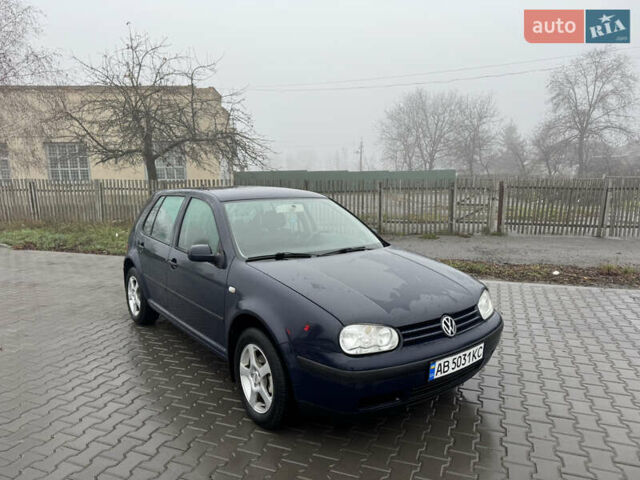 Синий Фольксваген Гольф, объемом двигателя 1.39 л и пробегом 210 тыс. км за 3450 $, фото 1 на Automoto.ua