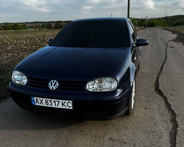 Синий Фольксваген Гольф, объемом двигателя 1.6 л и пробегом 224 тыс. км за 5500 $, фото 1 на Automoto.ua