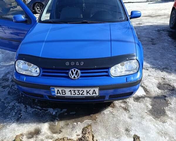 Синий Фольксваген Гольф, объемом двигателя 1.6 л и пробегом 243 тыс. км за 4000 $, фото 1 на Automoto.ua