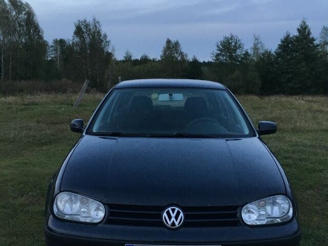 Синий Фольксваген Гольф, объемом двигателя 1.6 л и пробегом 363 тыс. км за 3500 $, фото 1 на Automoto.ua