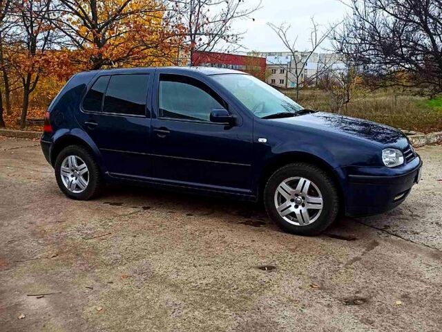 Синий Фольксваген Гольф, объемом двигателя 1.9 л и пробегом 210 тыс. км за 4499 $, фото 1 на Automoto.ua