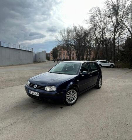 Синий Фольксваген Гольф, объемом двигателя 1.6 л и пробегом 345 тыс. км за 4200 $, фото 1 на Automoto.ua