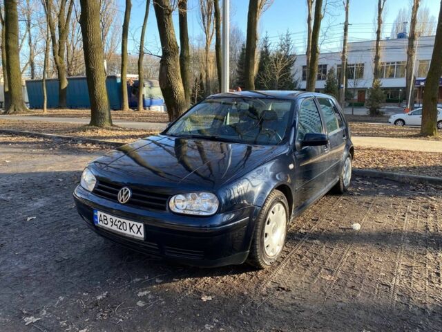 Синий Фольксваген Гольф, объемом двигателя 1.6 л и пробегом 307 тыс. км за 4000 $, фото 1 на Automoto.ua