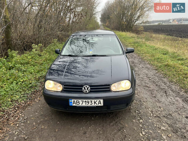 Синий Фольксваген Гольф, объемом двигателя 1.6 л и пробегом 260 тыс. км за 4600 $, фото 1 на Automoto.ua