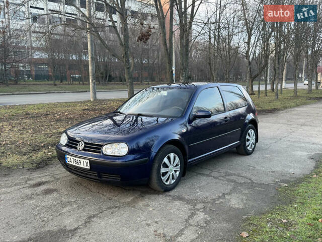 Синий Фольксваген Гольф, объемом двигателя 1.39 л и пробегом 234 тыс. км за 3500 $, фото 1 на Automoto.ua