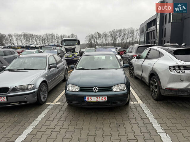 Синій Фольксваген Гольф, об'ємом двигуна 1.39 л та пробігом 216 тис. км за 3700 $, фото 1 на Automoto.ua