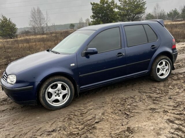 Синий Фольксваген Гольф, объемом двигателя 1.6 л и пробегом 277 тыс. км за 4200 $, фото 1 на Automoto.ua