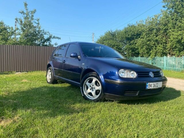 Синий Фольксваген Гольф, объемом двигателя 1.6 л и пробегом 271 тыс. км за 4600 $, фото 1 на Automoto.ua