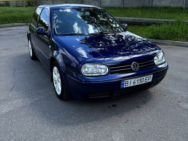 Синий Фольксваген Гольф, объемом двигателя 1.6 л и пробегом 259 тыс. км за 5000 $, фото 1 на Automoto.ua