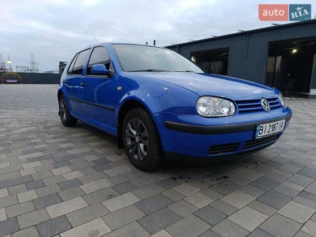 Синий Фольксваген Гольф, объемом двигателя 1.6 л и пробегом 312 тыс. км за 4500 $, фото 1 на Automoto.ua