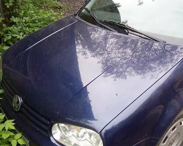 Синий Фольксваген Гольф, объемом двигателя 1.4 л и пробегом 210 тыс. км за 2700 $, фото 1 на Automoto.ua