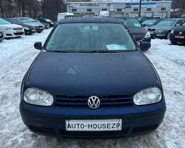 Синий Фольксваген Гольф, объемом двигателя 1.39 л и пробегом 167 тыс. км за 4000 $, фото 1 на Automoto.ua