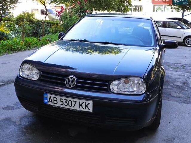 Синий Фольксваген Гольф, объемом двигателя 1.39 л и пробегом 245 тыс. км за 3650 $, фото 1 на Automoto.ua