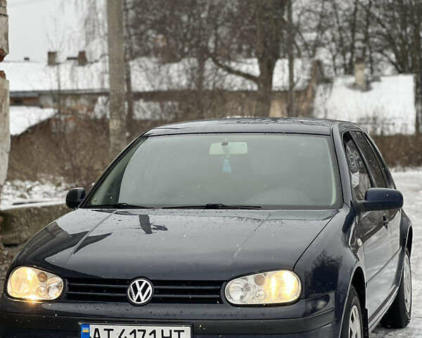 Синий Фольксваген Гольф, объемом двигателя 1.39 л и пробегом 223 тыс. км за 2950 $, фото 1 на Automoto.ua
