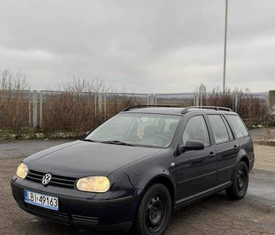 Синий Фольксваген Гольф, объемом двигателя 1.9 л и пробегом 300 тыс. км за 1900 $, фото 1 на Automoto.ua