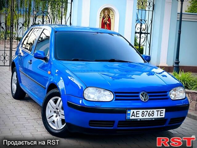 Синий Фольксваген Гольф, объемом двигателя 1.4 л и пробегом 287 тыс. км за 3699 $, фото 1 на Automoto.ua