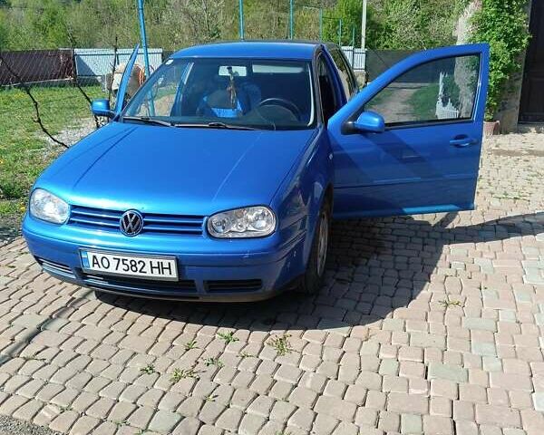 Синий Фольксваген Гольф, объемом двигателя 1.39 л и пробегом 233 тыс. км за 3000 $, фото 1 на Automoto.ua