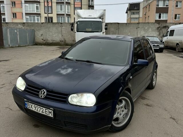 Синий Фольксваген Гольф, объемом двигателя 1.6 л и пробегом 272 тыс. км за 2600 $, фото 1 на Automoto.ua