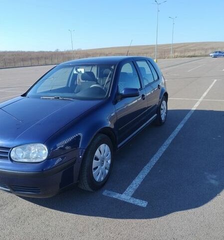 Синий Фольксваген Гольф, объемом двигателя 1.39 л и пробегом 235 тыс. км за 4200 $, фото 1 на Automoto.ua