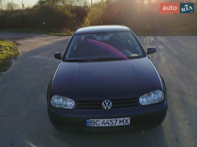 Синий Фольксваген Гольф, объемом двигателя 1.39 л и пробегом 262 тыс. км за 3300 $, фото 1 на Automoto.ua