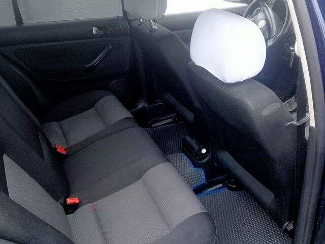 Синий Фольксваген Гольф, объемом двигателя 1.4 л и пробегом 280 тыс. км за 4000 $, фото 1 на Automoto.ua