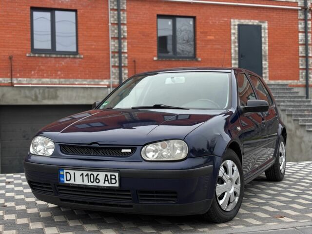 Синий Фольксваген Гольф, объемом двигателя 1.6 л и пробегом 284 тыс. км за 4250 $, фото 1 на Automoto.ua