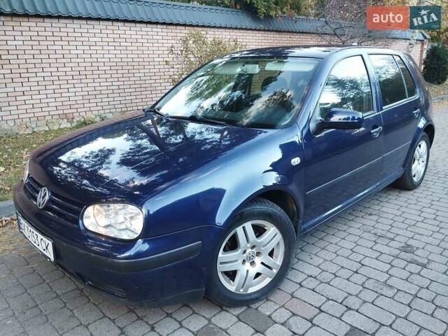 Синий Фольксваген Гольф, объемом двигателя 1.6 л и пробегом 190 тыс. км за 4390 $, фото 1 на Automoto.ua