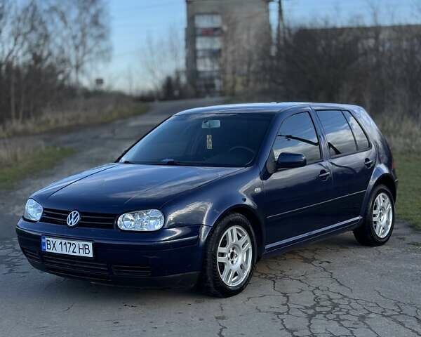 Синий Фольксваген Гольф, объемом двигателя 1.6 л и пробегом 296 тыс. км за 3600 $, фото 1 на Automoto.ua