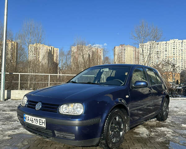 Синий Фольксваген Гольф, объемом двигателя 1.6 л и пробегом 243 тыс. км за 4500 $, фото 1 на Automoto.ua