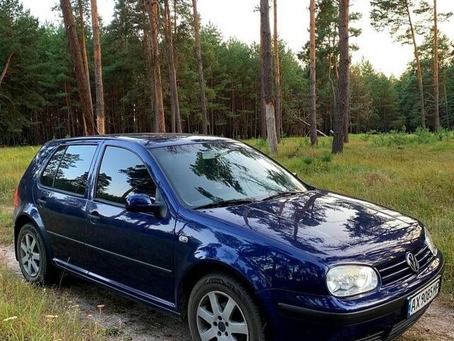 Синий Фольксваген Гольф, объемом двигателя 1.6 л и пробегом 308 тыс. км за 4400 $, фото 1 на Automoto.ua