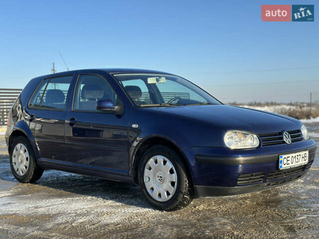 Синий Фольксваген Гольф, объемом двигателя 1.6 л и пробегом 256 тыс. км за 4499 $, фото 1 на Automoto.ua