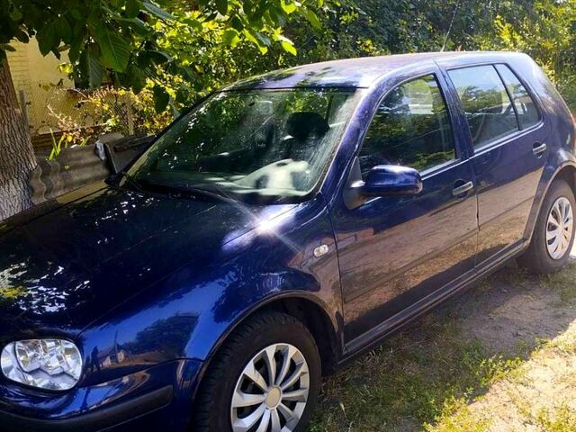 Синий Фольксваген Гольф, объемом двигателя 1.4 л и пробегом 243 тыс. км за 4100 $, фото 1 на Automoto.ua