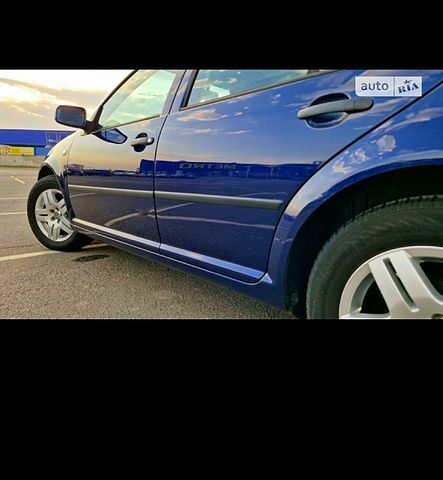 Синий Фольксваген Гольф, объемом двигателя 1.4 л и пробегом 2250 тыс. км за 4050 $, фото 1 на Automoto.ua