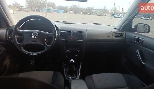 Синий Фольксваген Гольф, объемом двигателя 1.39 л и пробегом 238 тыс. км за 4500 $, фото 1 на Automoto.ua