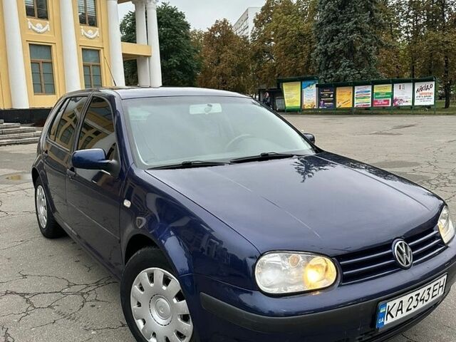 Синій Фольксваген Гольф, об'ємом двигуна 1.39 л та пробігом 236 тис. км за 3900 $, фото 1 на Automoto.ua