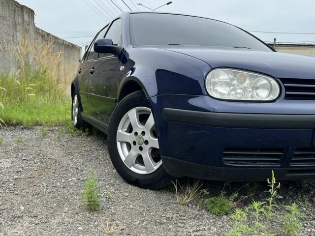 Синий Фольксваген Гольф, объемом двигателя 1.4 л и пробегом 236 тыс. км за 3900 $, фото 1 на Automoto.ua