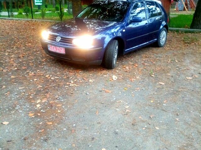 Синий Фольксваген Гольф, объемом двигателя 1.4 л и пробегом 195 тыс. км за 4500 $, фото 1 на Automoto.ua