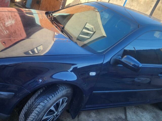 Синий Фольксваген Гольф, объемом двигателя 1.4 л и пробегом 230 тыс. км за 3500 $, фото 1 на Automoto.ua