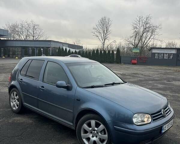Синий Фольксваген Гольф, объемом двигателя 1.4 л и пробегом 275 тыс. км за 4800 $, фото 1 на Automoto.ua