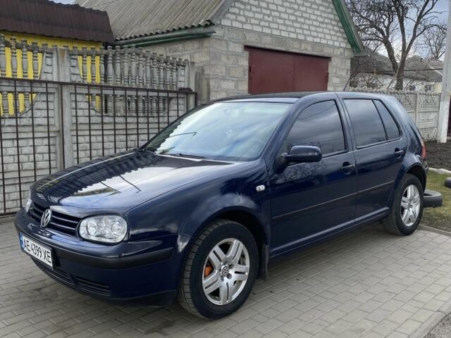 Синий Фольксваген Гольф, объемом двигателя 1.4 л и пробегом 300 тыс. км за 3400 $, фото 1 на Automoto.ua