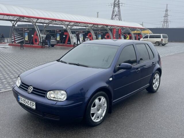 Синий Фольксваген Гольф, объемом двигателя 1.6 л и пробегом 218 тыс. км за 5100 $, фото 1 на Automoto.ua