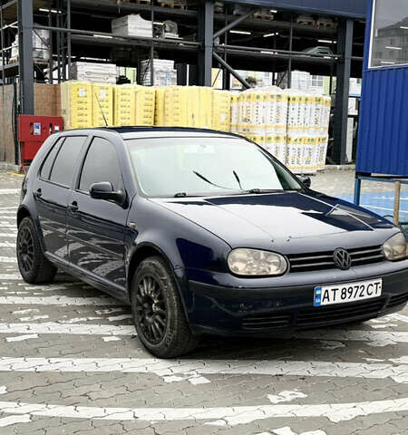 Синий Фольксваген Гольф, объемом двигателя 1.39 л и пробегом 366 тыс. км за 3800 $, фото 1 на Automoto.ua