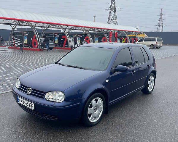 Синий Фольксваген Гольф, объемом двигателя 1.6 л и пробегом 218 тыс. км за 5100 $, фото 1 на Automoto.ua