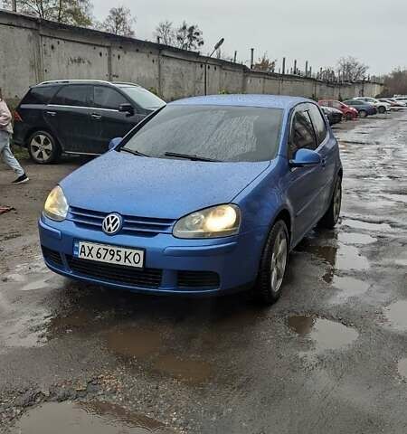 Синий Фольксваген Гольф, объемом двигателя 1.6 л и пробегом 320 тыс. км за 5600 $, фото 1 на Automoto.ua