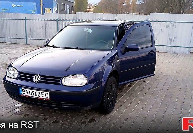 Синий Фольксваген Гольф, объемом двигателя 1.4 л и пробегом 265 тыс. км за 4300 $, фото 1 на Automoto.ua