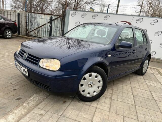 Синий Фольксваген Гольф, объемом двигателя 1.4 л и пробегом 260 тыс. км за 3999 $, фото 1 на Automoto.ua