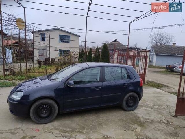 Синий Фольксваген Гольф, объемом двигателя 1.6 л и пробегом 170 тыс. км за 4000 $, фото 1 на Automoto.ua