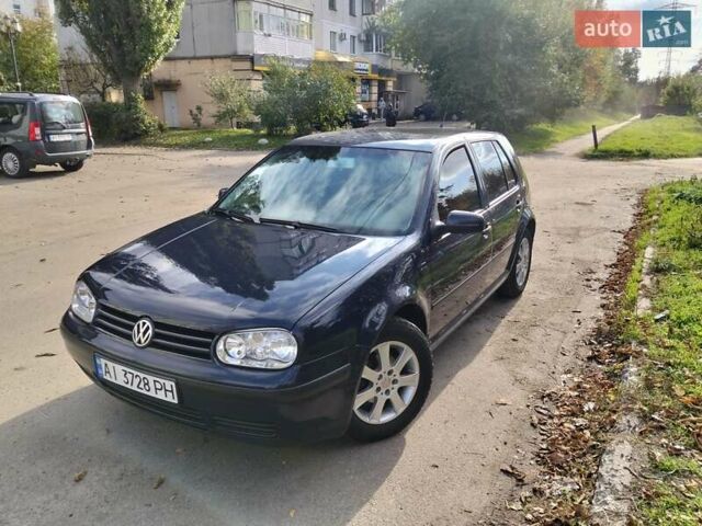 Синий Фольксваген Гольф, объемом двигателя 1.39 л и пробегом 254 тыс. км за 4250 $, фото 1 на Automoto.ua